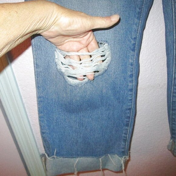Express 90s Ankle Boot Jeans Size 10 High Rise Ankle Ripped Distressed Denim NEW - Picture 4 of 12